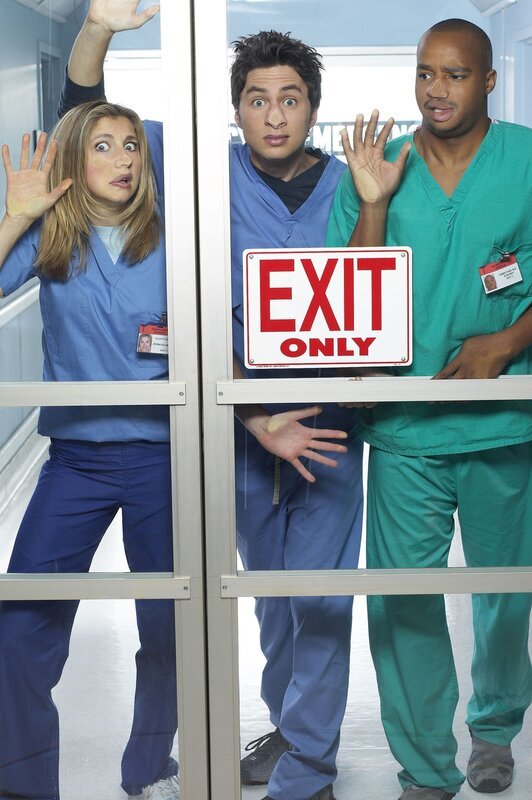 (v.li.): Sarah Chalke (Elliott Reid), Zach Braff (John ‚J.D.‘ Dorian), Donald Faison (Chris Turk). – Bild: Touchstone Television