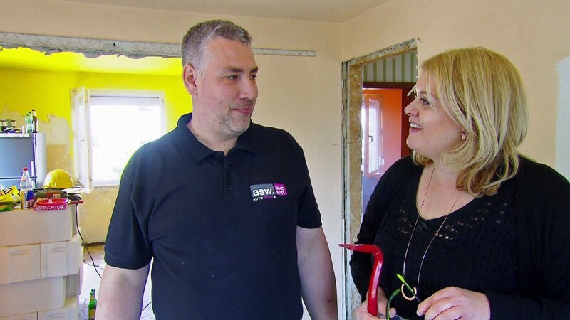 Alex und Anja haben noch jede Menge Arbeit vor sich. – Bild: RTL II