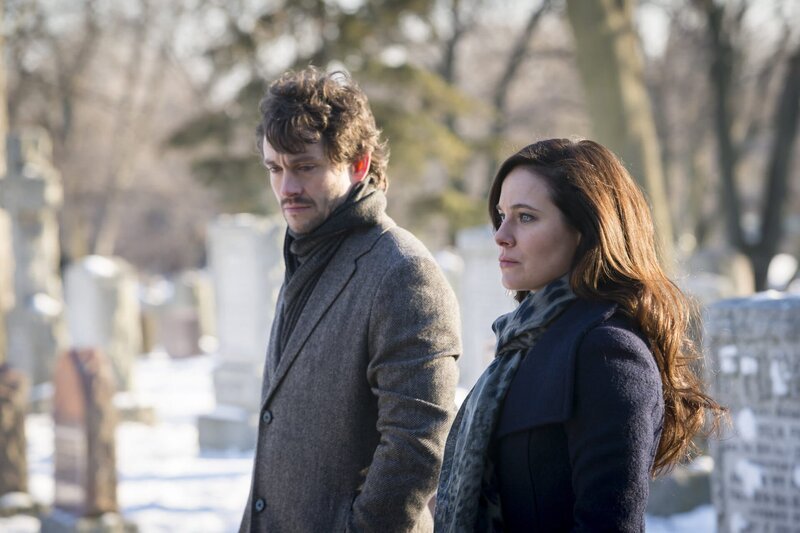 Wird es Will (Hugh Dancy, l.) gelingen, Alana (Caroline Dhavernas, r.) zu manipulieren? – Bild: NBCUniversal Media, LLC /​ Brooke Palmer
