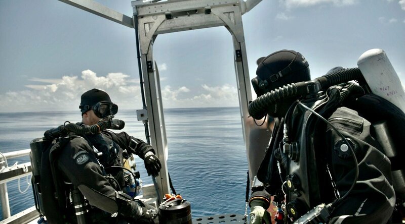 The Bermuda Triangle-Into Cursed Waters; Mysterium Bermudadreieck Staffel1 EP Monsterwellen – Bild: THE HISTORY CHANNEL /​ A+E Networks