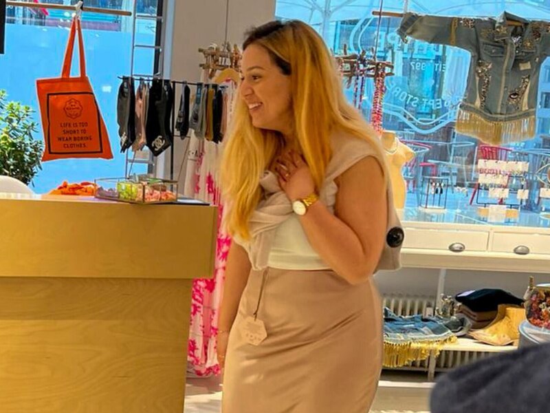 Kandidatin Berna – Bild: RTL /​ Constantin Ent.