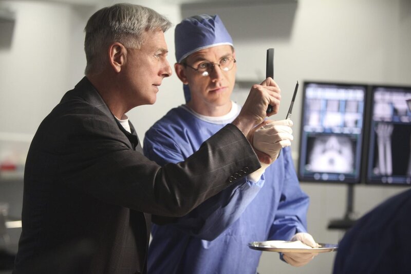 Ermitteln in einem neuen Fall: Gibbs (Mark Harmon, l.) und Jimmy (Brian Dietzen, r.) … – Bild: CBS Television