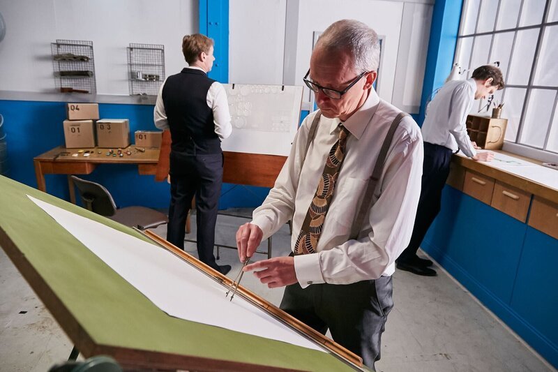 Drei Männer arbeiten an einem Projekt – Bild: box /​ THE HISTORY CHANNEL /​ A+E Networks