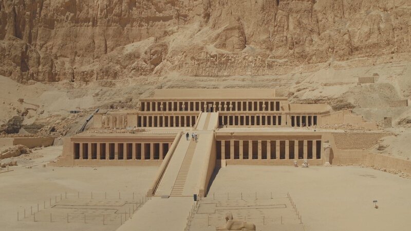 Totentempel der Hatschepsut aus der 18. Dynastie gehört zu den bekanntesten Tempeln Ägyptens. Er ist den Göttern Amun-Re und Hathor geweiht. – Bild: ZDF und Pernel Media
