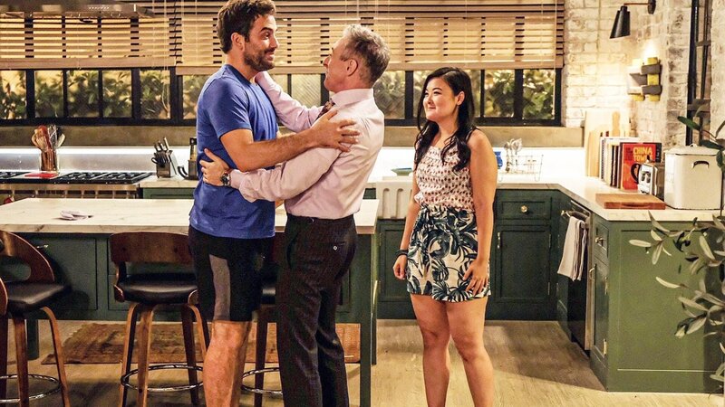 l-r: Andy (Daniel Ings), Dr. Dylan Reinhart (Alan Cumming), Sam (Olivia Oguma) – Bild: PLURIMEDIA