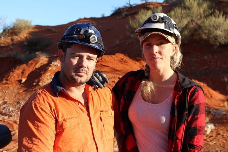 L-R: Bayden Pearse, Elisa Grobe – Bild: Prospero Productions