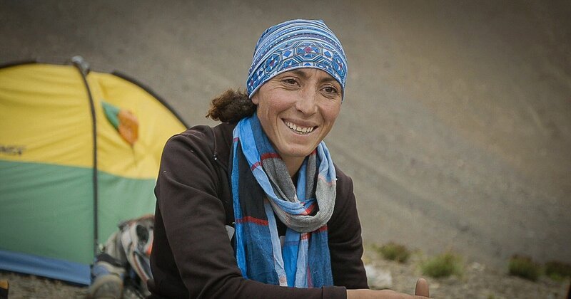 Die Frauen aus dem Dorf Shimshal wollen, genauso wie die Männer, als Bergführerinnen Geld verdienen. – Bild: ORF/​Newdocs/​Hans Jakobi