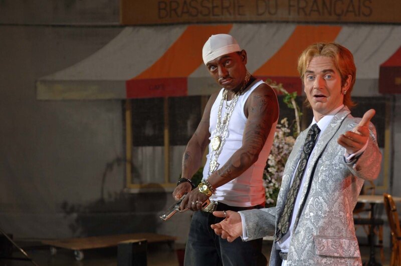 (1. Staffel) - Ja, Wahnsinn! 50Cent (Bernhard Hoëcker, l.) ist zu Gast beim Volksfest der Volksmusik mit Florian Silbereisen (Michael Kessler, r.). – Bild: ProSieben (1. Staffel) - Ja, Wahnsinn! 50Cent (Bernhard Hoëcker, l.) ist zu Gast beim Volksfest der Volksmusik mit Florian Silbereisen (Michael Kessler, r.). – Bild: ProSieben