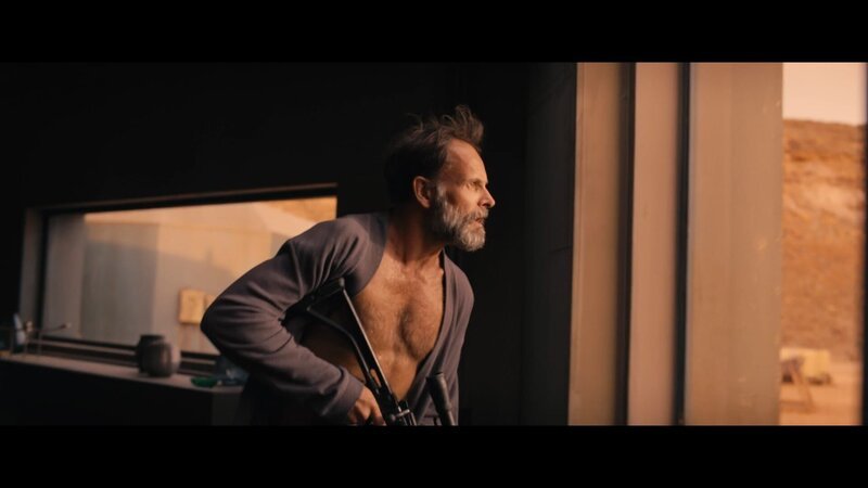 Reza (Jonny Lee Miller) – Bild: Koch Films GmbH (aka Plaion Pictures GmbH)