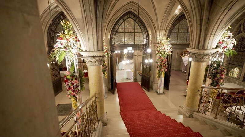 Blumenball im Rathaus. – Bild: ZDF und ORF/​Clever Contents