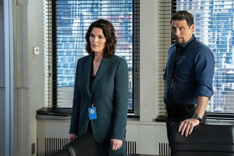 FBI SAC Isobel Castille (Alana De La Garza, l.); FBI ASAC Jubal Valentine (Jeremy Sisto, r.) – Bild: CBS Broadcasting, Inc.
