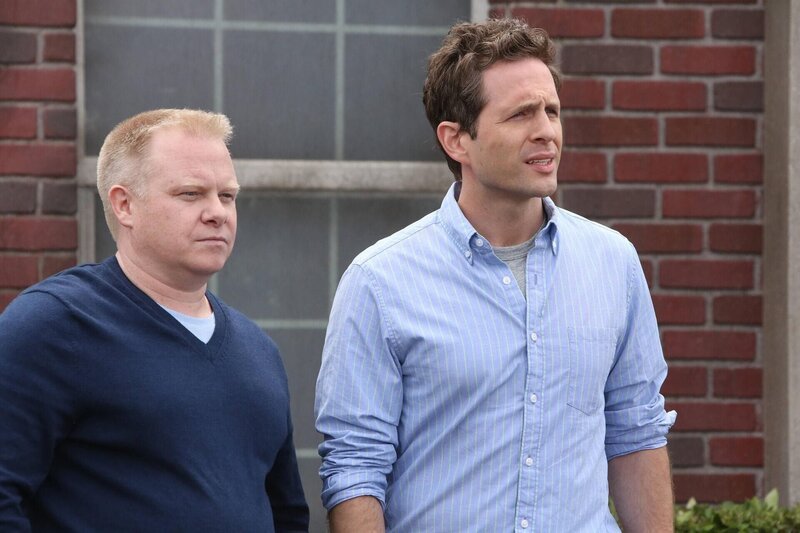Bob (Travis Guba, l.); Dennis Reynolds (Glenn Howerton, r.) – Bild: Bluebush Productions, LLC.