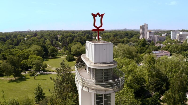 Der Grugaturm ist 29 Meter hoch und wurde 1929 gebaut zur ersten Großen Ruhrländischen Gartenbauaustellung (Gruga). – Bild: WDR/Good Karma Productions Der Grugaturm ist 29 Meter hoch und wurde 1929 gebaut zur ersten Großen Ruhrländischen Gartenbauaustellung (Gruga). – Bild: WDR/Good Karma Productions