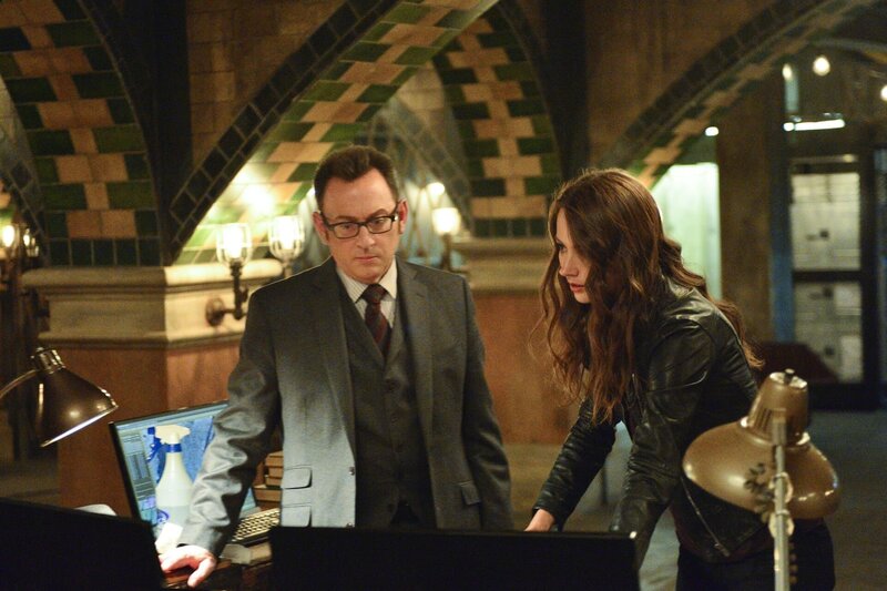 Harold (Michael Emerson, l.); Root (Amy Acker, r.) – Bild: PLURIMEDIA (Warner Bros)
