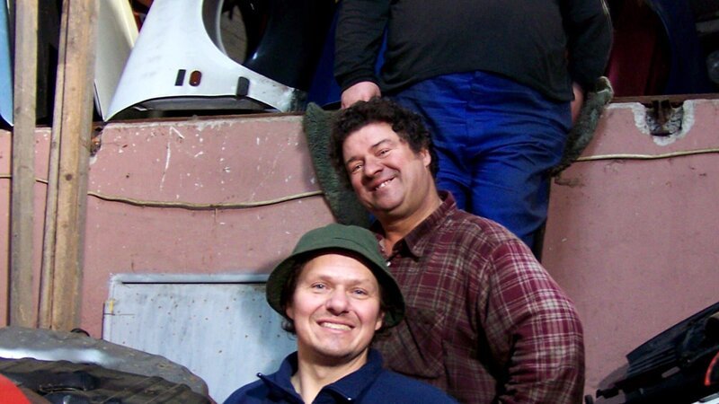 L-R: Manfred, Uwe. – Bild: Warner Bros. Discovery