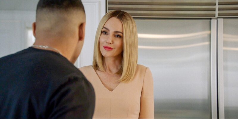 Monet Mazur (Laura Fine-Baker). – Bild: ORF/​PRO7/​Warner/​The CW