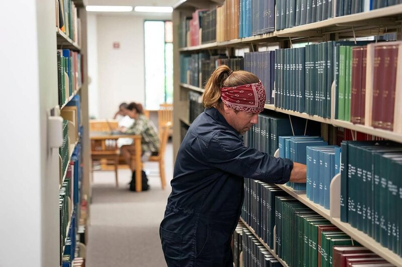 Eliot Spencer (Christian Kane). – Bild: RTL