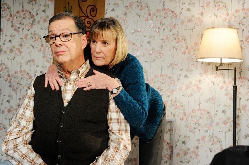 Chale’s Vater (Eric Michael Gillett), Chale’s Mutter (Cynthia Mace) – Bild: RTL