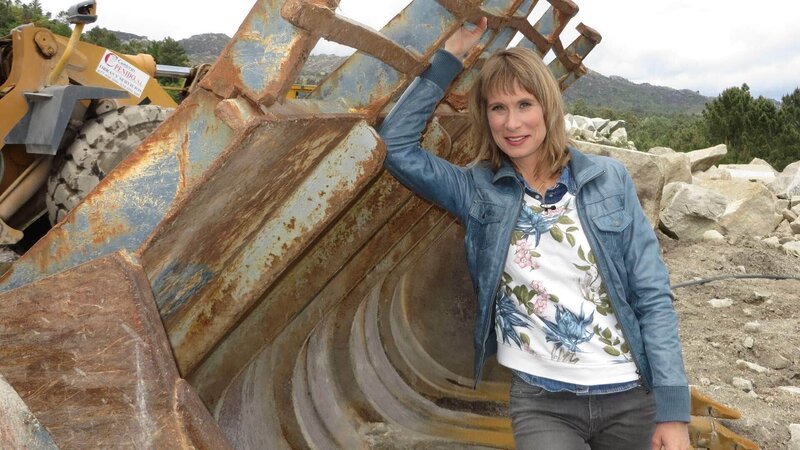 Sandra Eckardt (Foto) sucht in Spanien nach Tanjas Vater Fernando. – Bild: RTL