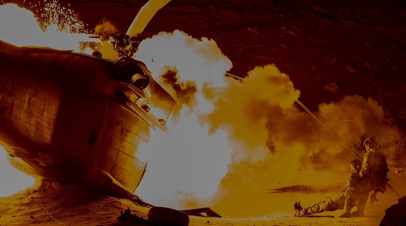 Greggs (Corey Craig, l.); Eddie Diaz (Ryan Guzman, r.) – Bild: Jack Zeman