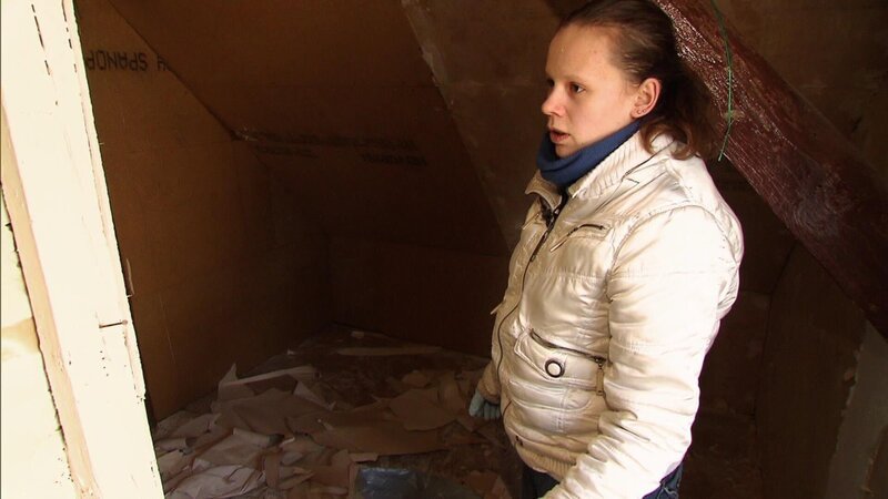 Die schwangere Maria schuftet auf der Baustelle. – Bild: RTL II
