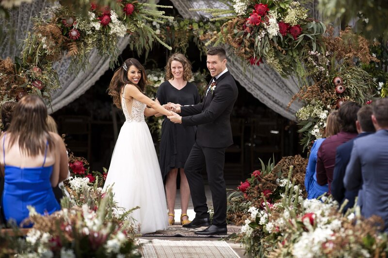 Kasey (l.); Drew (r.) – Bild: Licensed by Red Arrow International GmbH