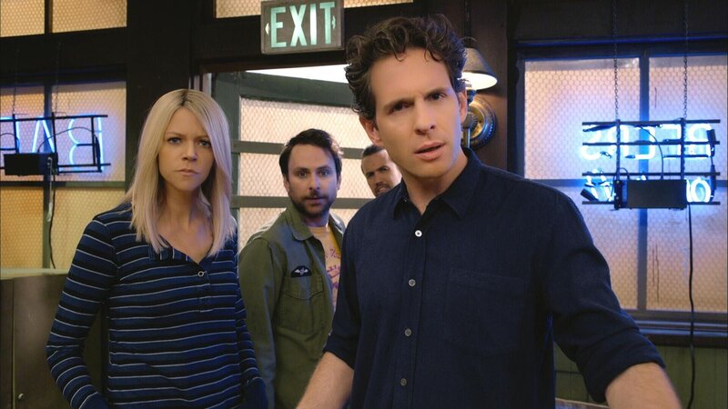 (v.l.n.r.) Dee Reynolds (Kaitlin Olson); Charlie Kelly (Charlie Day); Mac (Rob McElhenney); Dennis Reynolds (Glenn Howerton) – Bild: Bluebush Productions, LLC