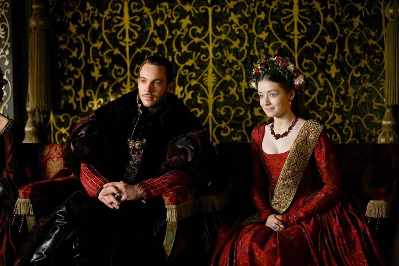 Während ein politischer und religiöser Machtkampf zwischen Katholiken und Reformatoren tobt, bringt der König seine Familie wieder zusammen: Henry (Jonathan Rhys Meyers, l.) und Mary (Sarah Bolger, r.) … – Bild: AXN White
