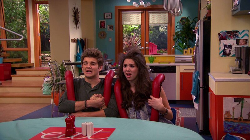 Max Thunderman (Jack Griffo), Phoebe Thunderman (Kira Kosarin) – Bild: ViacomCBS