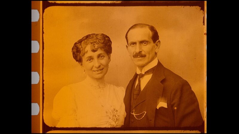  Louise Kolm und Jakob Fleck, Still aus dem Entrée zum Film „Seine schwerste Rolle“ (1919). – Bild: ORF/​KGP Filmproduktion