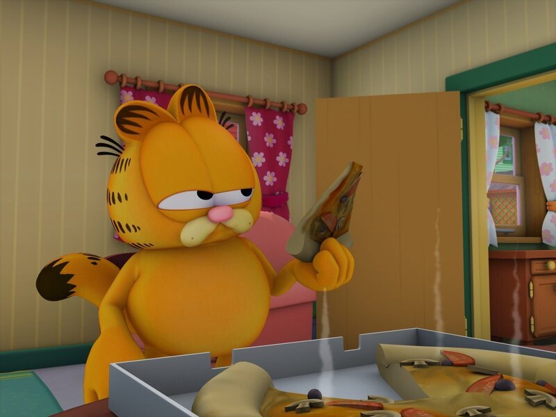Garfield beißt in die von Jon geholte Pizza, doch entsetzt muss er feststellen, dass sie nicht wie gewohnt schmeckt. – Bild: HR/​DARGAUD MEDIA