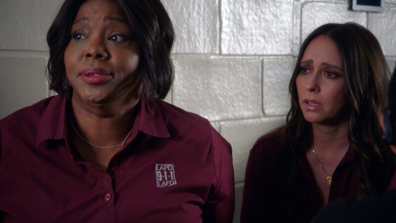 Linda Bates (Chiquita Fuller, l.); Maddie Kendall (Jennifer Love Hewitt, r.) – Bild: Twentieth Century Fox Film Corporation /​ Jack Zeman