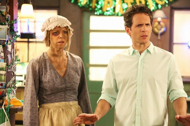 Dee Reynolds (Kaitlin Olson, l.); Dennis Reynolds (Glenn Howerton, r.) – Bild: Bluebush Productions, LLC