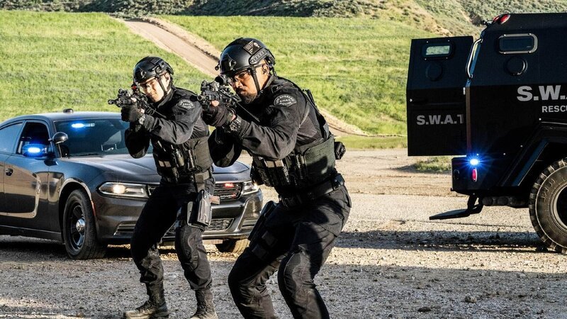 Daniel ‚Hondo‘ Harrelson (Shemar Moore, r.) – Bild: RTL /​ Sony Pictures Television Inc. and CBS Studios Inc.