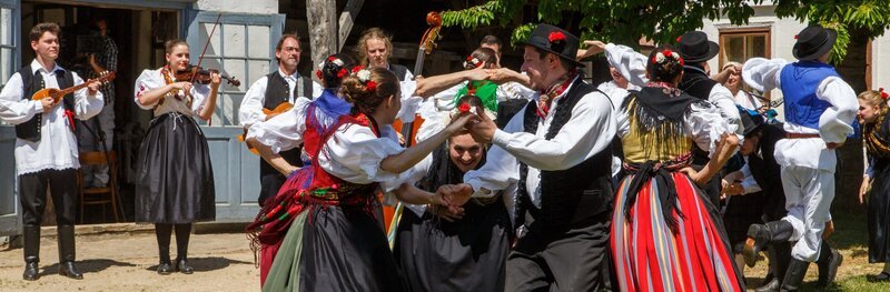 Kolo Slavuj Tanz. – Bild: ORF