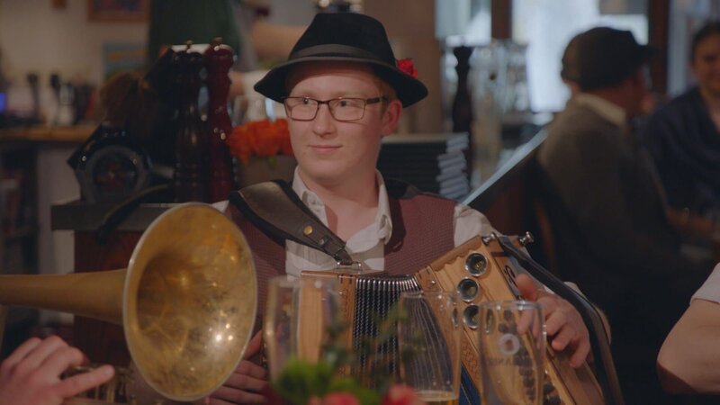 Die Brandseck Musi beim Naringer Wirt. – Bild: Moritz Kipphardt, Volker Gabriel, Daniel Delbeck, Odwin von Wurmb /​ BR