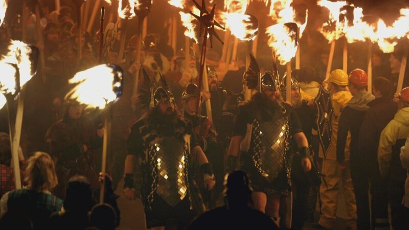 The midwinter Viking festival of Up Helly Aa at Lerwick on the Shetland Islands – Bild: freddie claire
