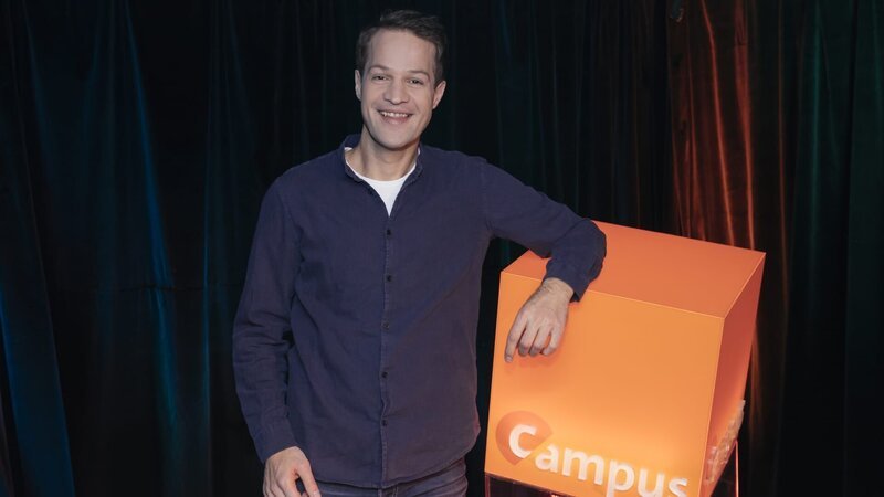 Prof. Dr. Fabian J. Theis arbeitet für das Extraordinariat „Mathematische Modellierung biologischer Systeme“ an der Fakultät für Mathematik der Technischen Universität München. – Bild: BR/​Philipp Kimmelzwinger
