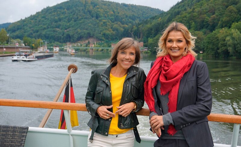 Franziska van Almsick und Annette Krause. – Bild: SWR/​Jochen Schmid