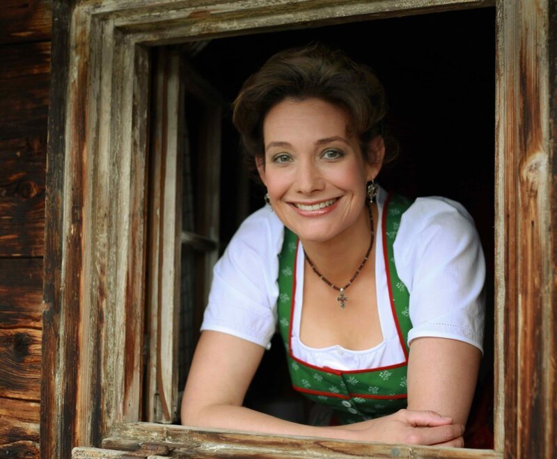Moderatorin Elisabeth Rehm. – Bild: BR /​ Andreas Hussong