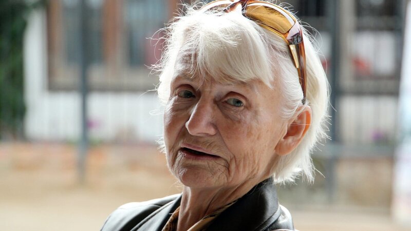 Margot Honecker im chilenischen Dorf Pomaire. – Bild: ZDF und zentralbild /​ schumann, frank