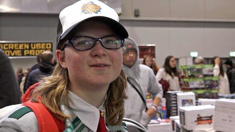 Für Sandras Tochter Svenja geht ein großer Traum in Erfüllung. Die 15-Jährige ist ein großer Anime-Fan und wurde mit ihrer Familie auf die German Comic Con eingeladen. – Bild: RTL Zwei
