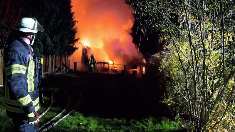 In Hildesheim, the lifesavers are meanwhile moving out to fire extinguishers. – Bild: DMAX