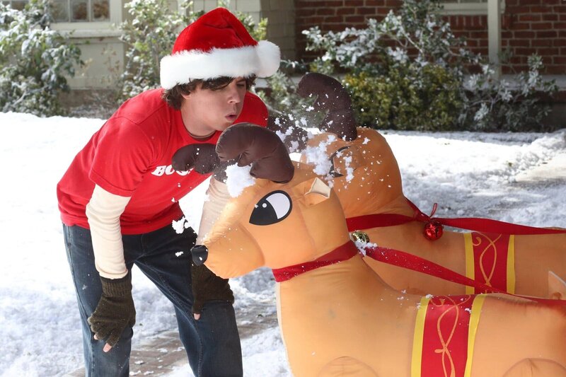 Axl (Charlie McDermott) – Bild: HBOH