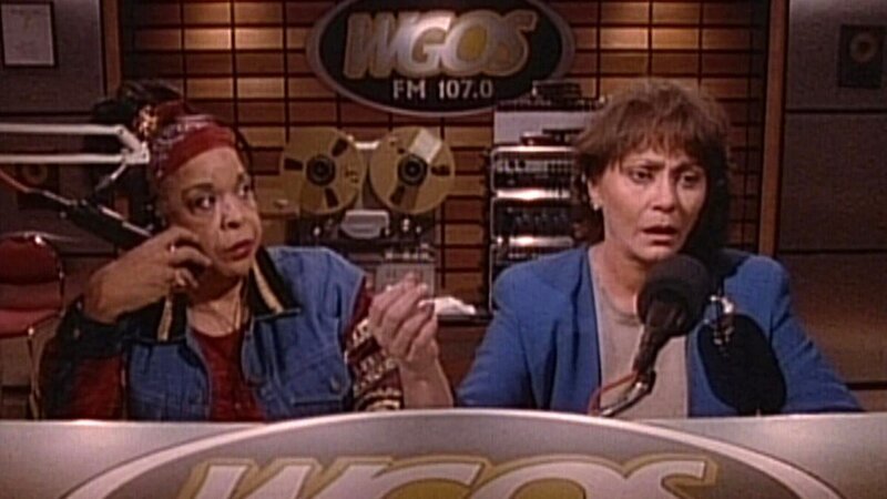 Tess (Della Reese), Sandy (Elizabeth Ashley) – Bild: CBS Studios International