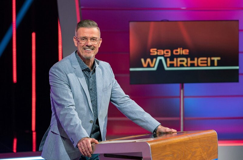 Ratespiel mit Spaß und Schwindel im SWR Fernsehen mit Moderator Michael Antwerpes. – Bild: SWR/​Christian Koch