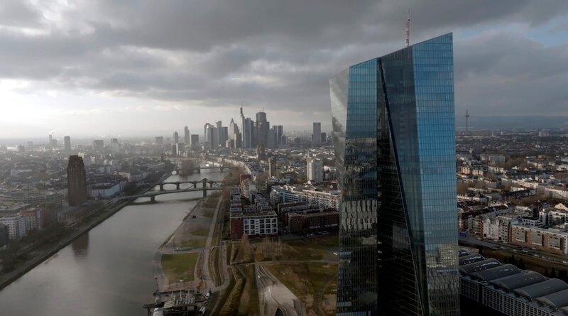 Der EZB-Tower in Frankfurt am Main. – Bild: HR