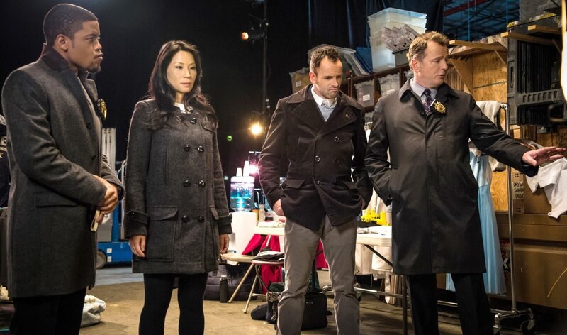 Jon Michael Hill, Lucy Liu, Jonny Lee Miller, Aidan Quinn – Bild: PLURIMEDIA (CBS Entertainment)