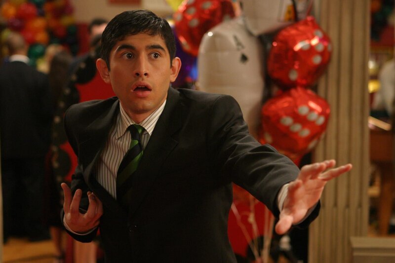 Malcolm wird von seinem Lehrer Herkabe in einen Club eingeteilt, welchen er berät. In diesem Club gibt es jedoch nur Vollidioten (Darsteller unbekannt) und Malcolm fühlt sich sichtlich unwohl … – Bild: ViacomCBS