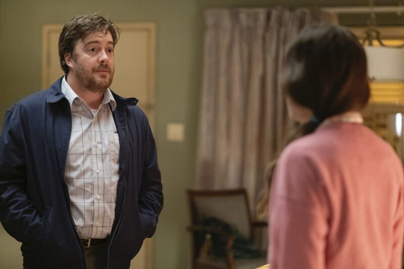 L-R: George (Macon Blair), Adrienne (Mary Mouser) – Bild: Home Box Office, Inc.